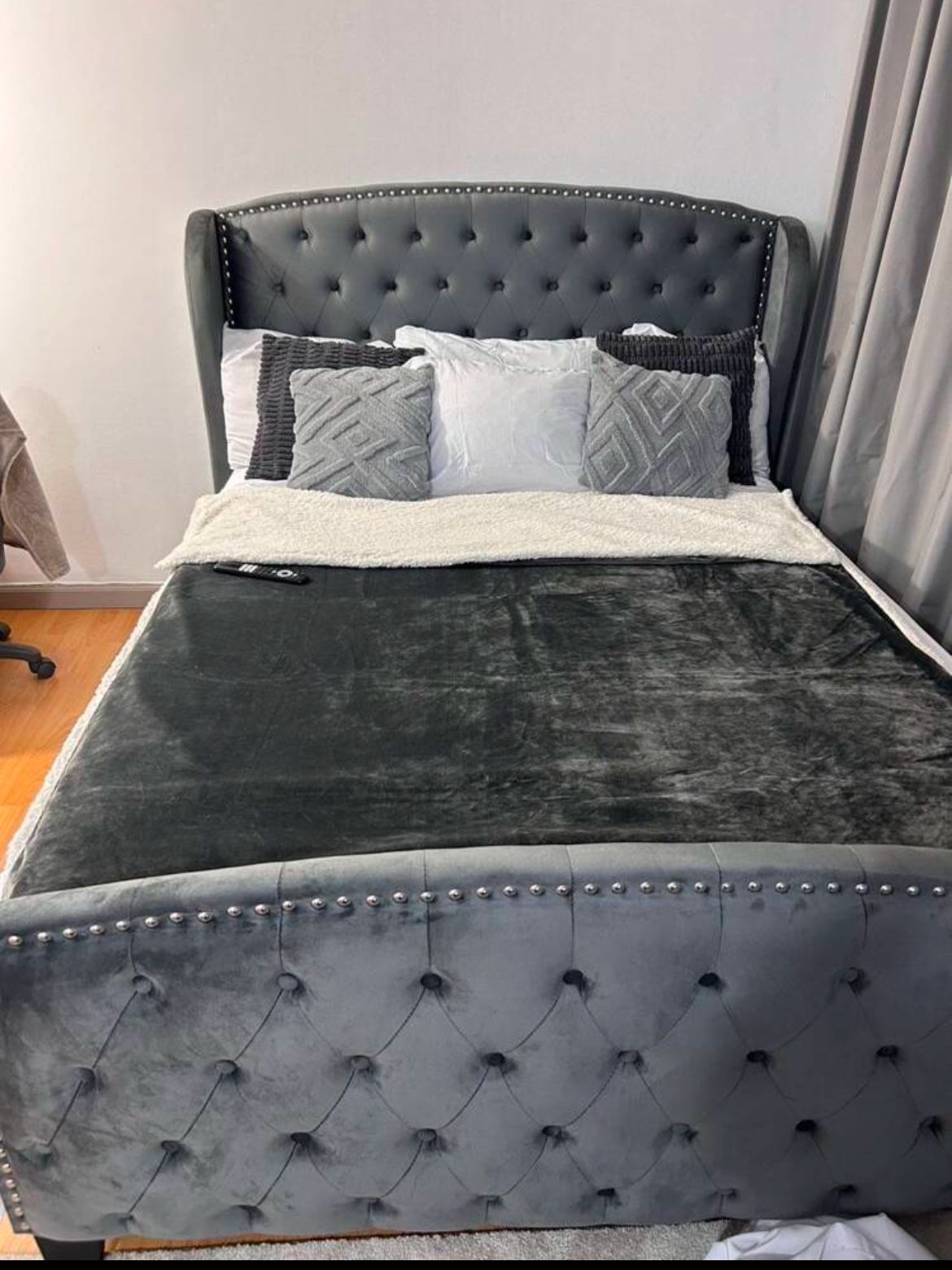 King Size Bed Frame ! Color Gray