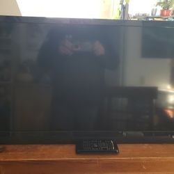 Vizio 29" smart LED HDTV with remote

