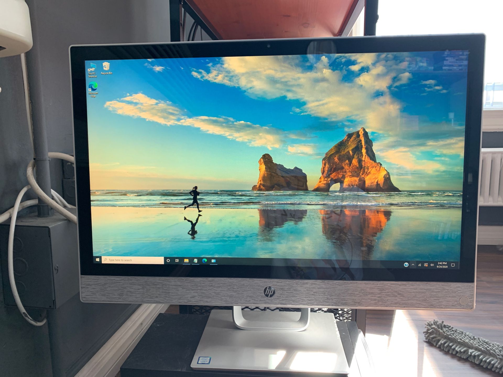 HP Pavillion All-In-One 24” touchscreen 2TB HDD
