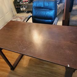 Special Price Desik Office With Chair In Good Condition 