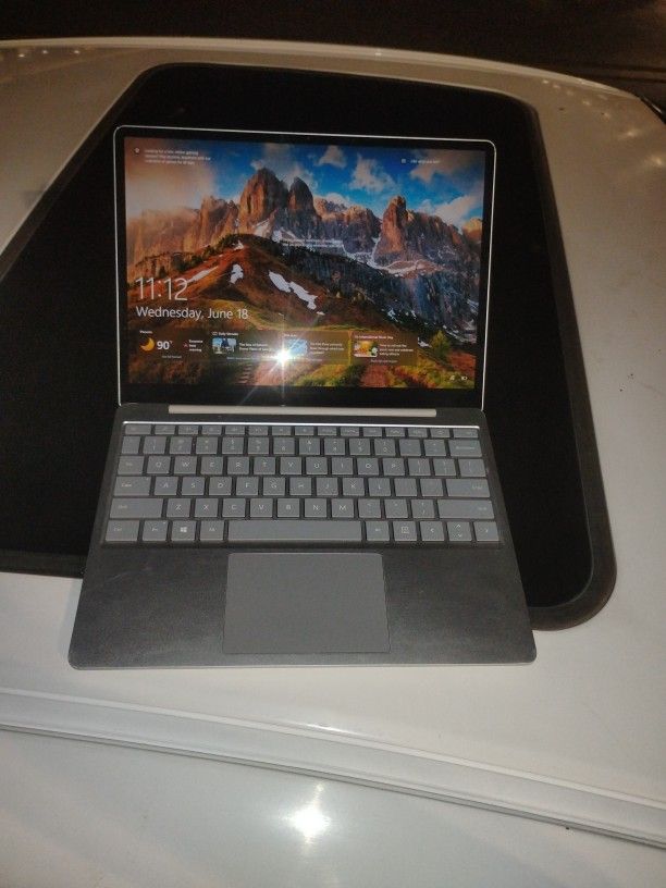 Microsoft Surface Pro Model 1943