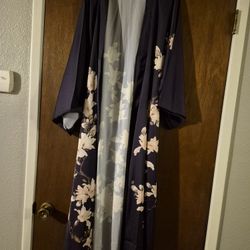 BABEYOND ROBE SIZE XL ORIGINAL PRICE $59.95 
