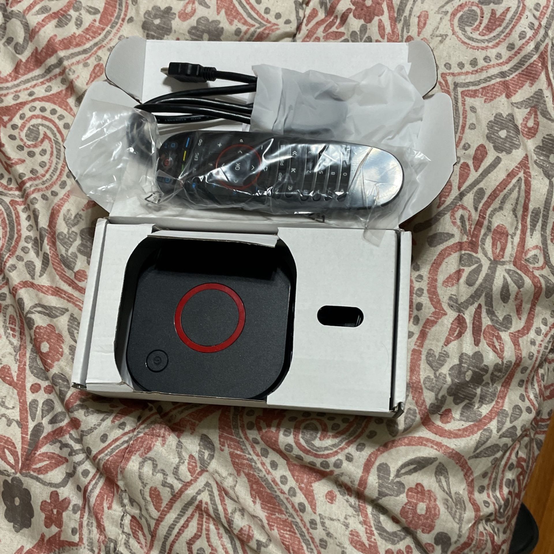 MAG 424 W3 IPTV Box