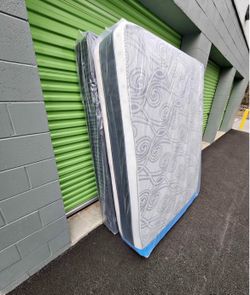 Full Size Pillowtop Mattress and box spring. 14 inches thick and double sided
