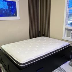 Full size mattress