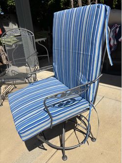 Set a six brand new never been used patio furniture cushions