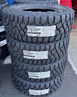 Toyo open country RT pro LT35/12/50R17