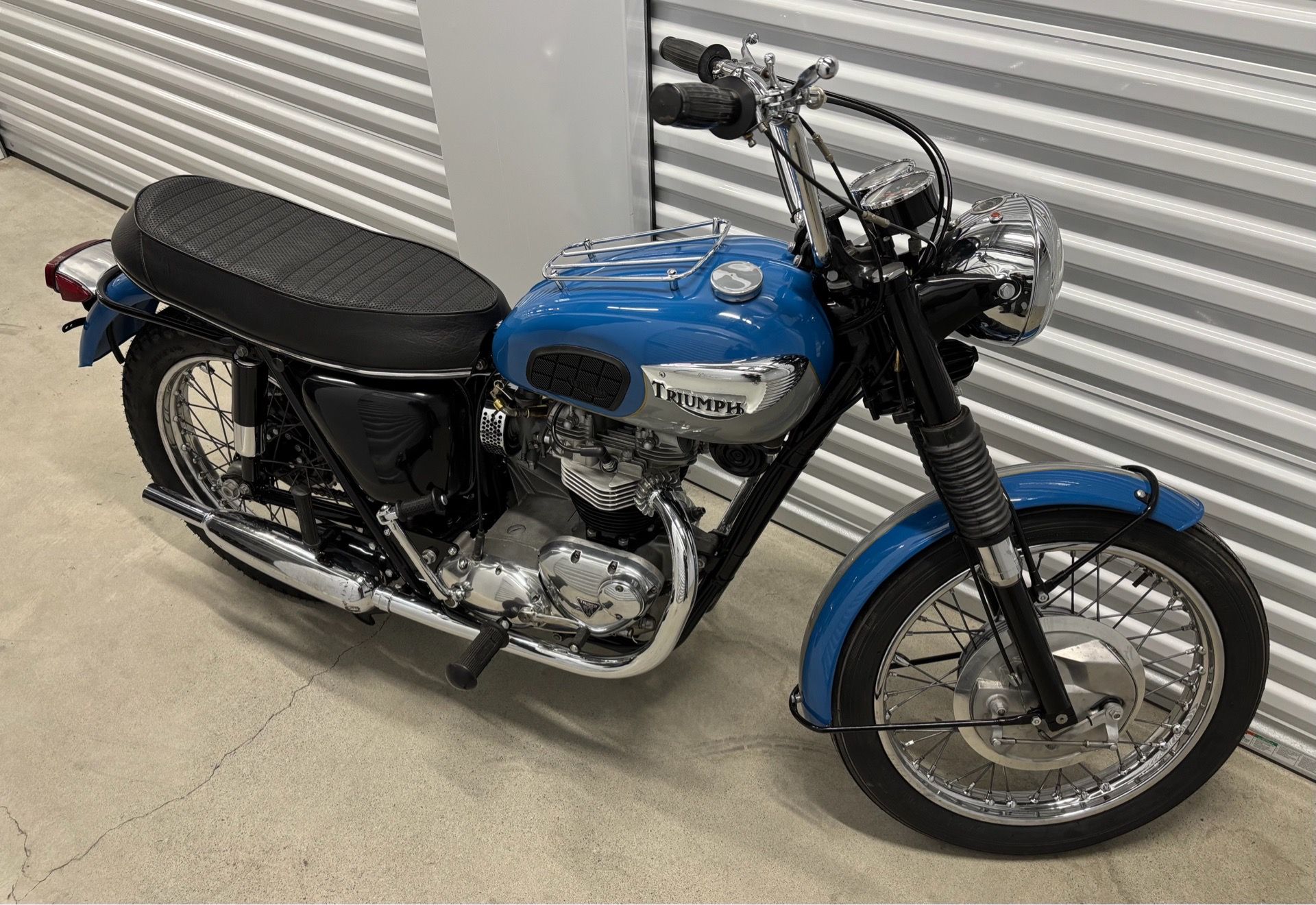 Motorcycle Collection! (5) Vintage Triumph motorcycles numbers matching completely restored collection!