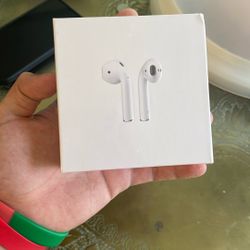 Apple AirPods 1st Gen