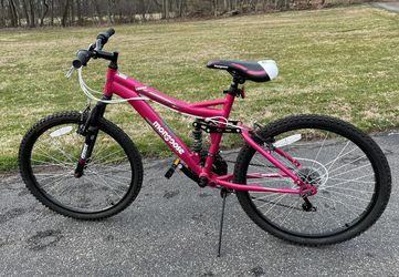 Mongoose 24 ledge hotsell 2.1 mountain bike