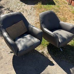 FREE BUCKET ACCENT CHAIRS