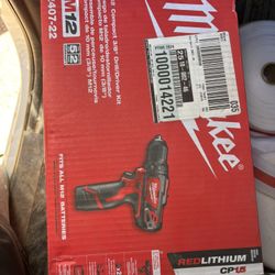 Milwaukee M12 Drill
