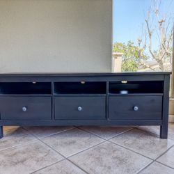 Nice 3 Drawer TV  Stand.