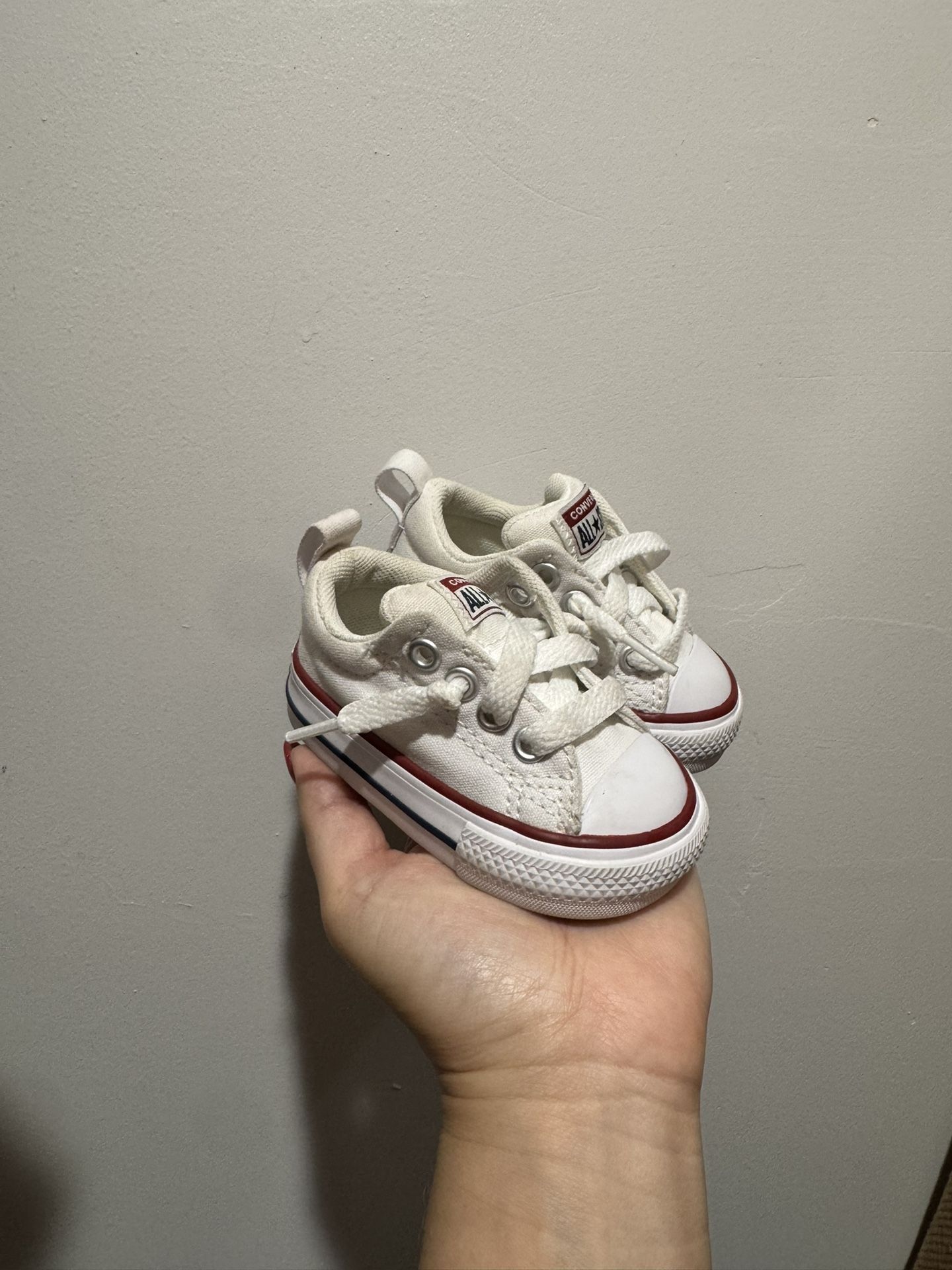 Toddler Converse Size 2✨
