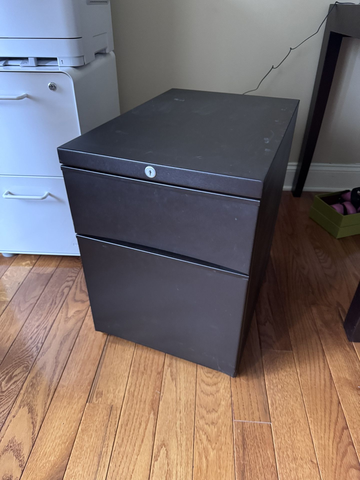 Metal filing Cabinet 