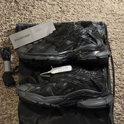 Balenciaga Runner