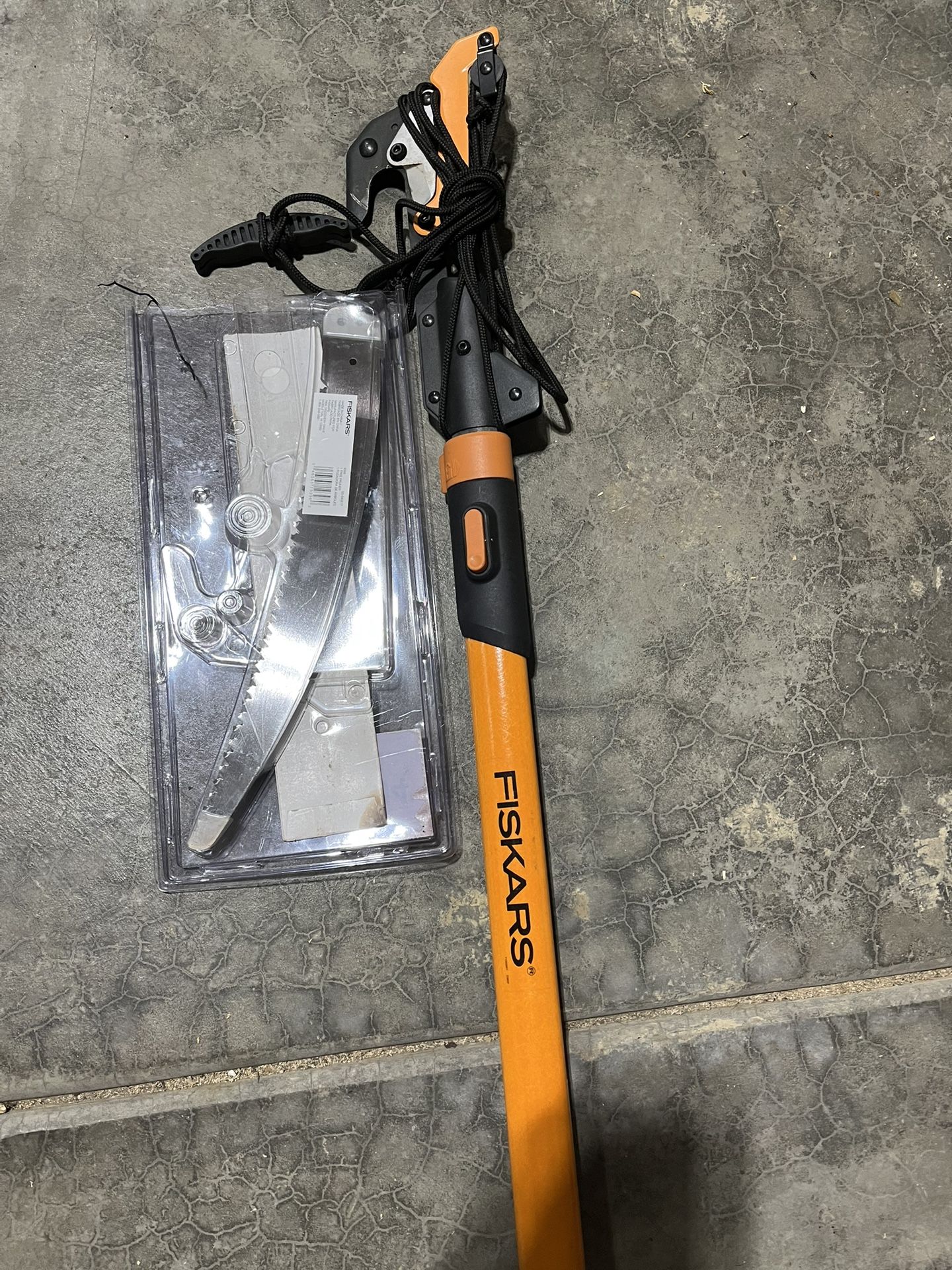 Fiskars 14' pole saw and pruner