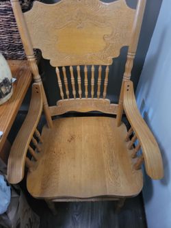 Set of 4 wood dining chairs