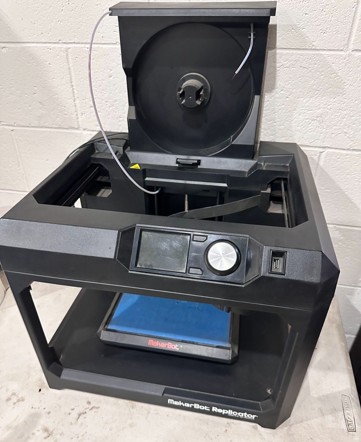 MakerBot Replicator 5th Generation Desktop 3D Printer 🖨️