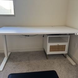 White, Uplift 3 Standing Desk 60x30 + Standing Mat 