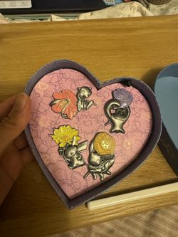Pokemon Pins Set