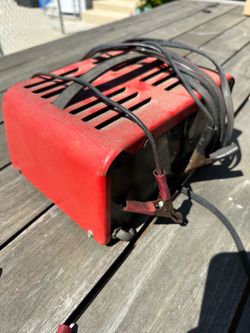 Century Model 87062 6/12 Volt Battery Charger 2A/6A Vintage Charger