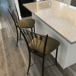 2x Counter Height Bar Stools