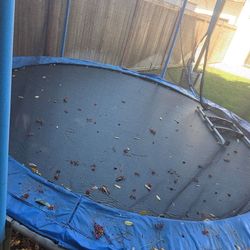 ⚡️ FREE TRAMPOLINE ⚡️