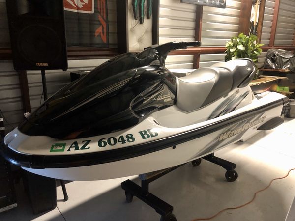 Yamaha waverunner jetski