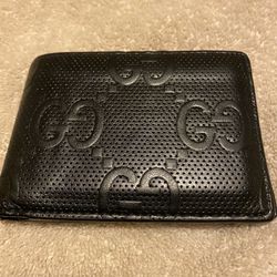 Gucci Gg Embossed Leather Wallet in Black for Men