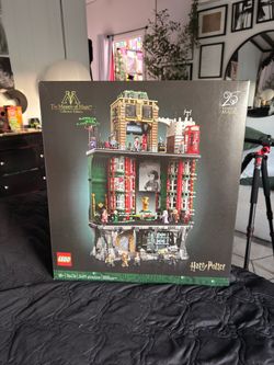 Harry Potter ministry of magic collectors set NEW
