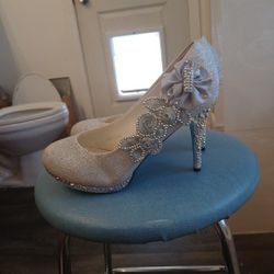 Gorgeous Rhinestone Heels With Beading 