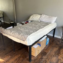 Perfect queen Size Frame For Small Room 