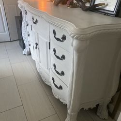 Antique White Bedroom Set 