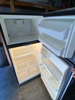 Frigidaire fridge $140 works good , can deliver