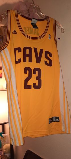 Ladies LeBron JAMES jersey.  Cleveland 