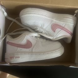Toddler Nike Air Force Size 6c