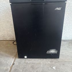 Arctic King Chest Freezer — Black | Clean & Working