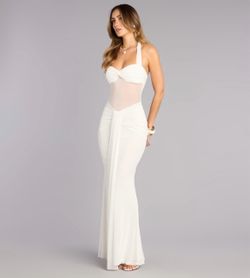 New Beautiful White Windsor Dress Size (L)