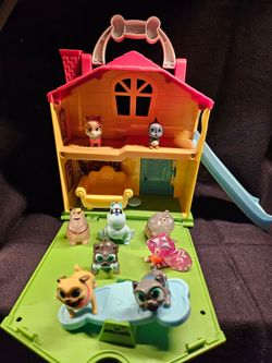Disney Junior Puppy Dog Pals Stow N' Go Playset Lot.