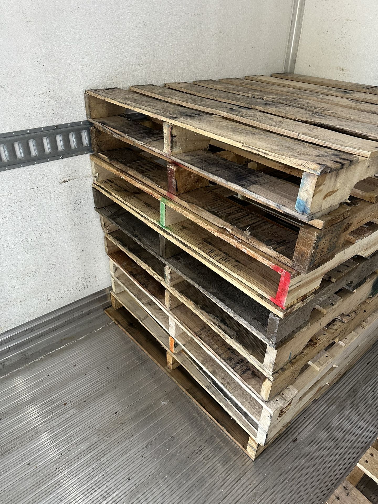 Pallet  48x40  Size. 
