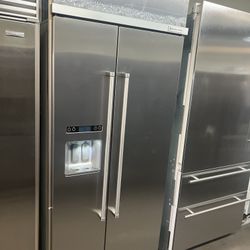 Kitchen Aid 36”Wide Built In Stainless Steel Side By Side Refrigerator 