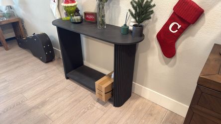 Entry Way Table