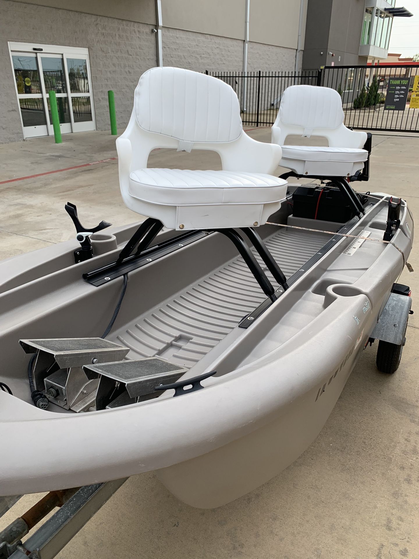 Twin Troller X10 Boat w/ New 2.5 HP Tohatsu Outboard for Sale in