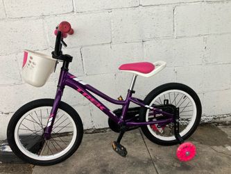 Trek. Precaliber girls bike. 16 inch tires