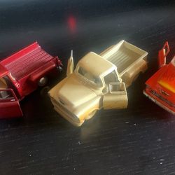 DIE CAST MODEL TRUCKS