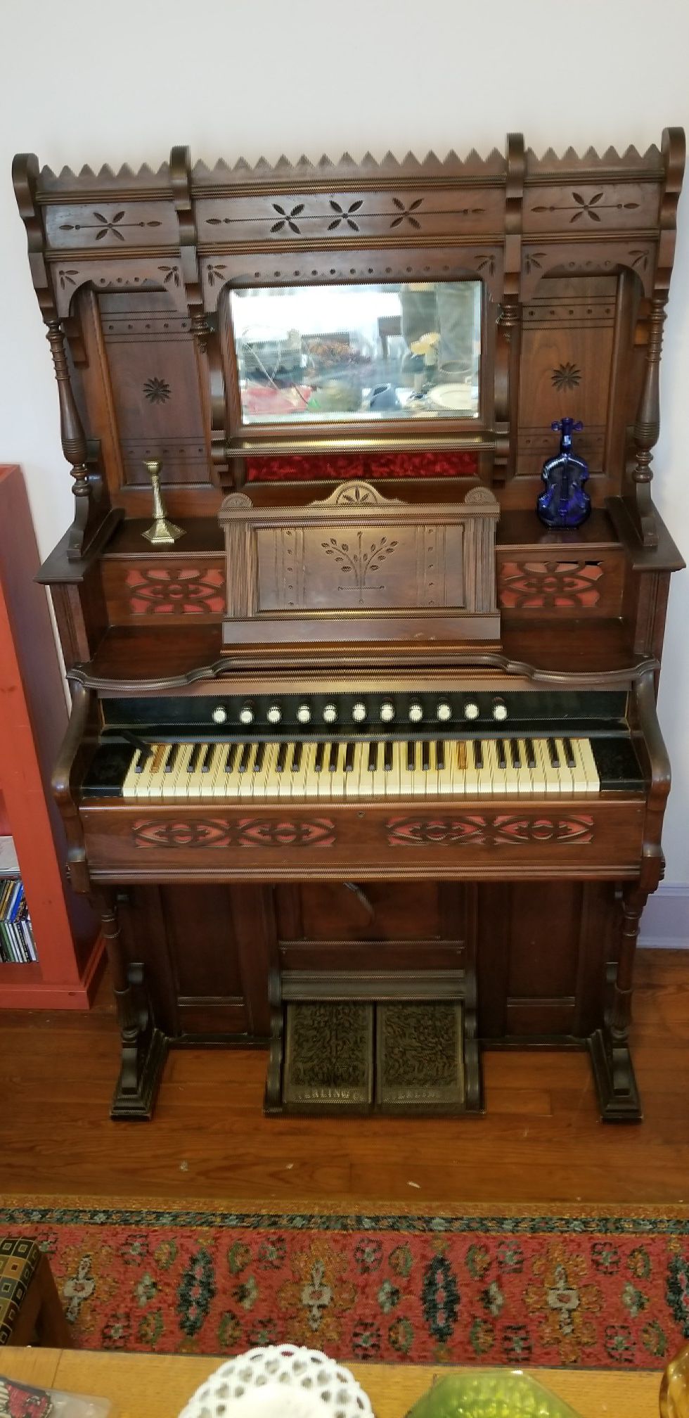 Antique 1888 Sterling Co. Reed Pump Parlor Organ