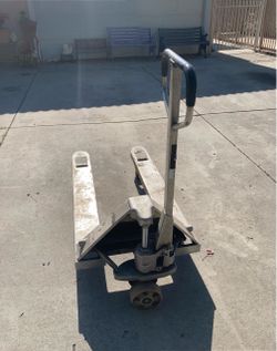 Pallet jack