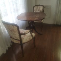 Vintage Half Fold Clawfoot Table With 2 Chairs