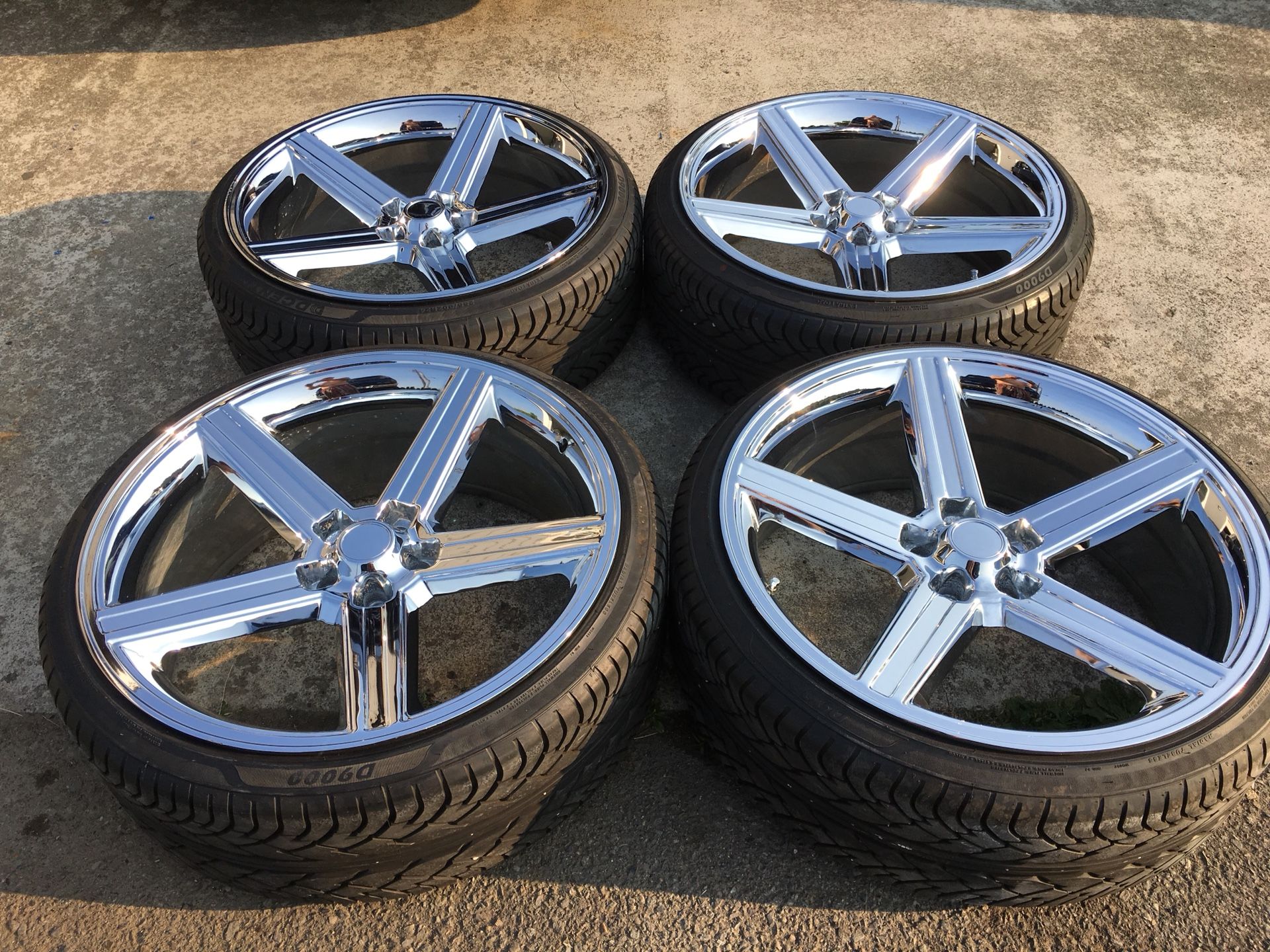 24 INCH IROC LIKE NEW RIMS AND TIRES,5 lug